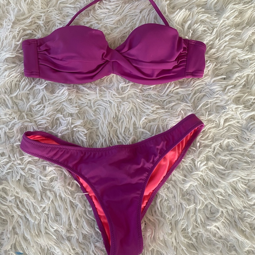 Victoria’s Secret XS 32A bikini 👙 NWOT Purple Swim Summer Brazilian cut 🔥 😍